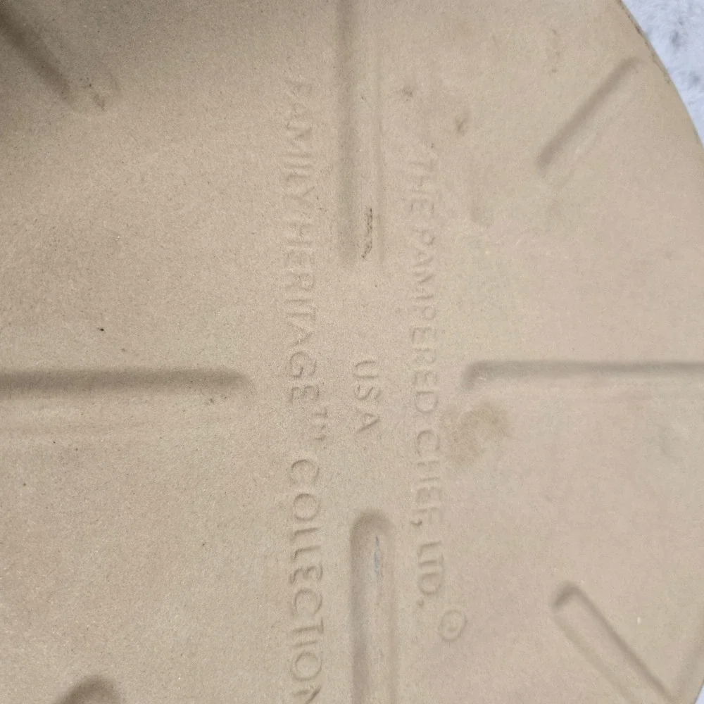 Pampered Chef Family Heritage Collection 13 Inch Round Pizza Baking Stone USA